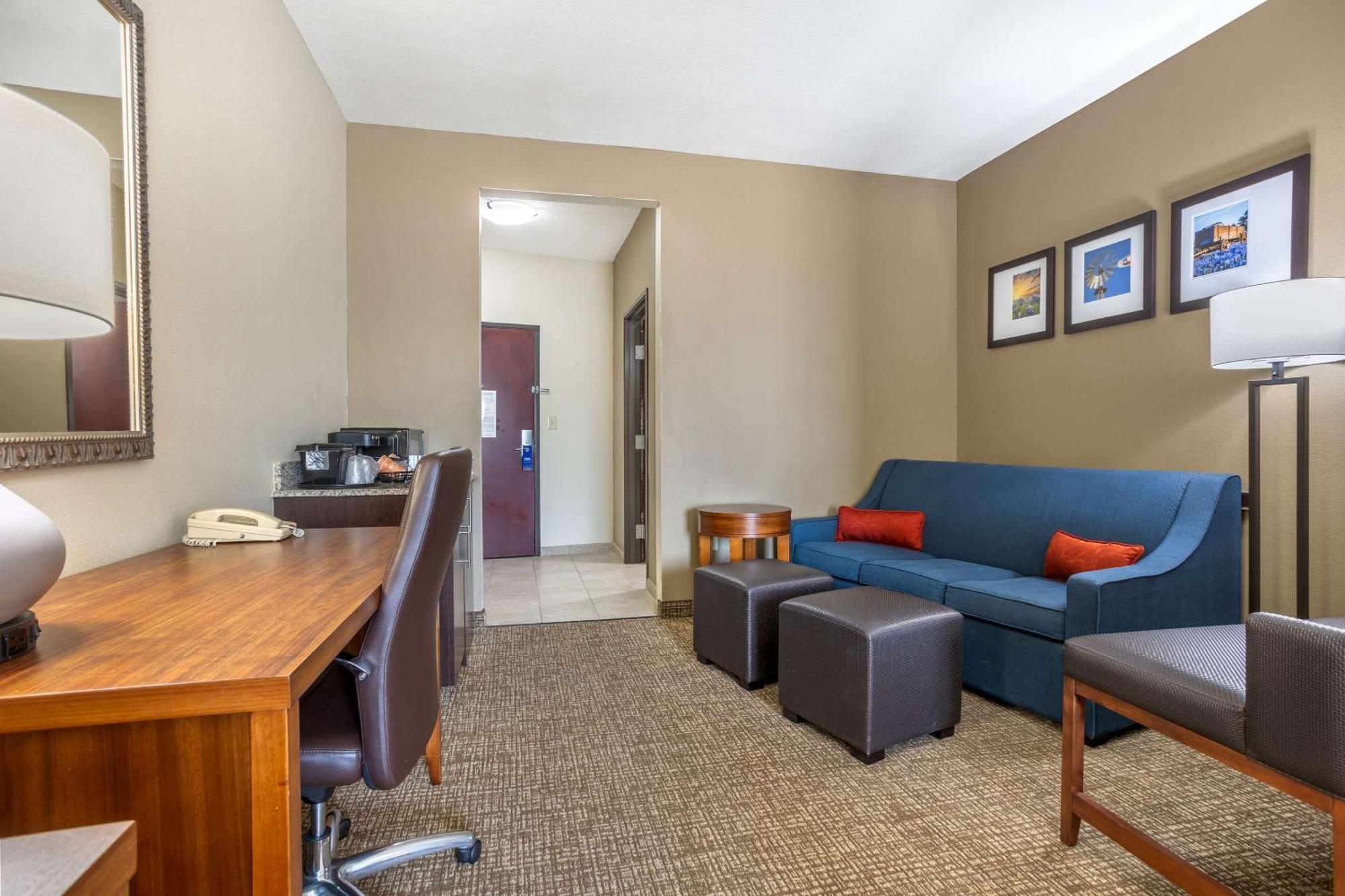 Comfort Suites Old Town Spring Buitenkant foto