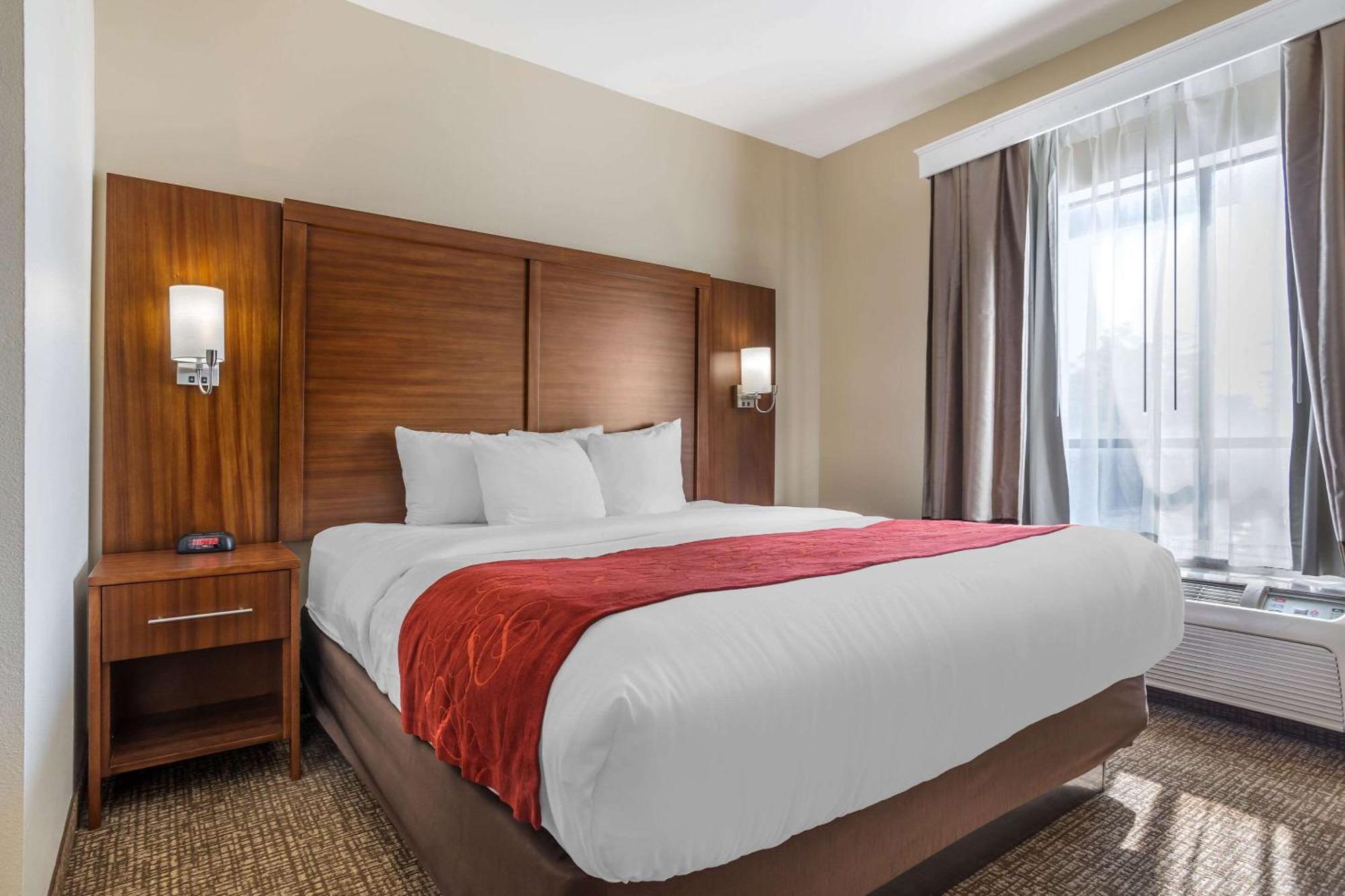 Comfort Suites Old Town Spring Buitenkant foto