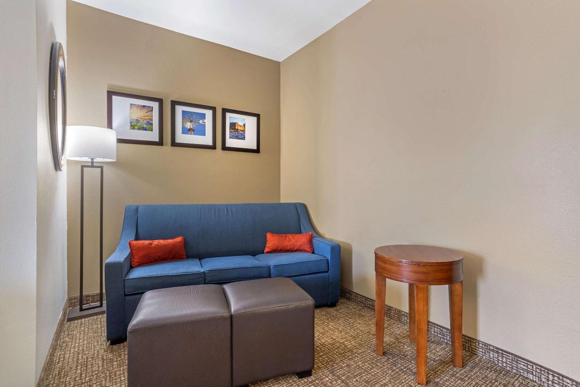 Comfort Suites Old Town Spring Buitenkant foto